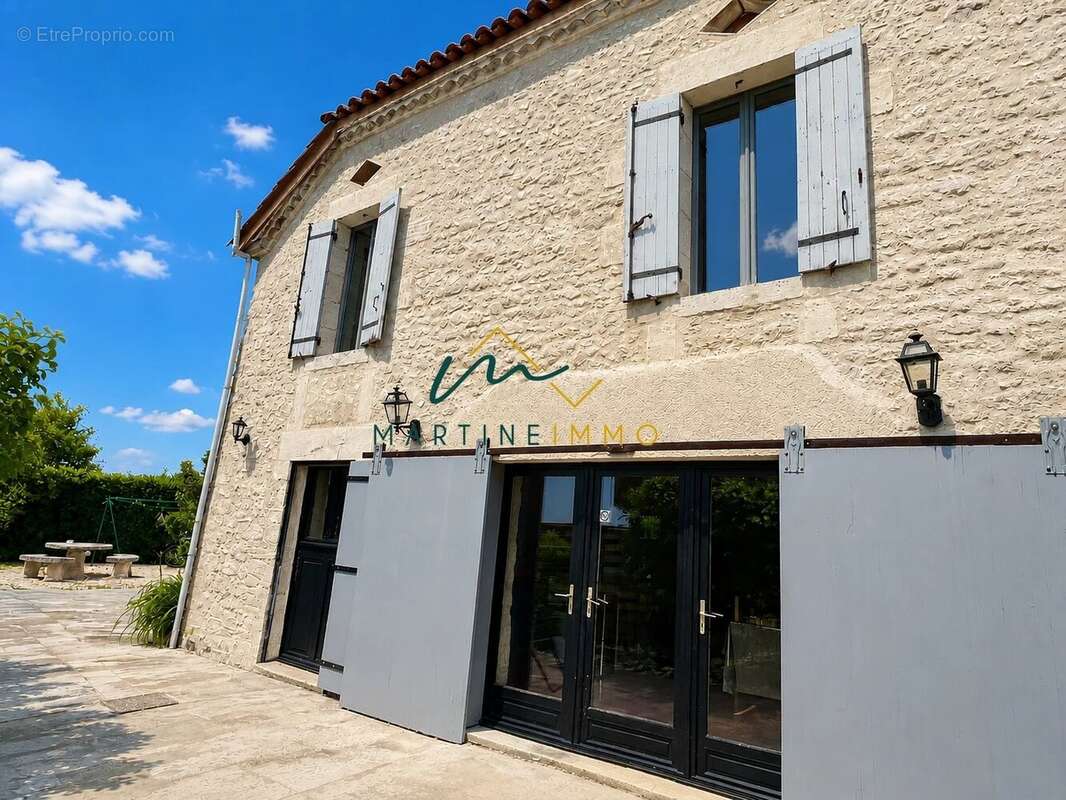 A vendre maison pierre 400m2 avec piscine - photo 2