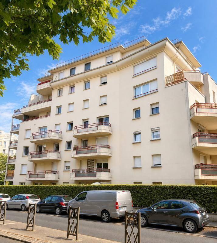 Appartement à ROSNY-SOUS-BOIS