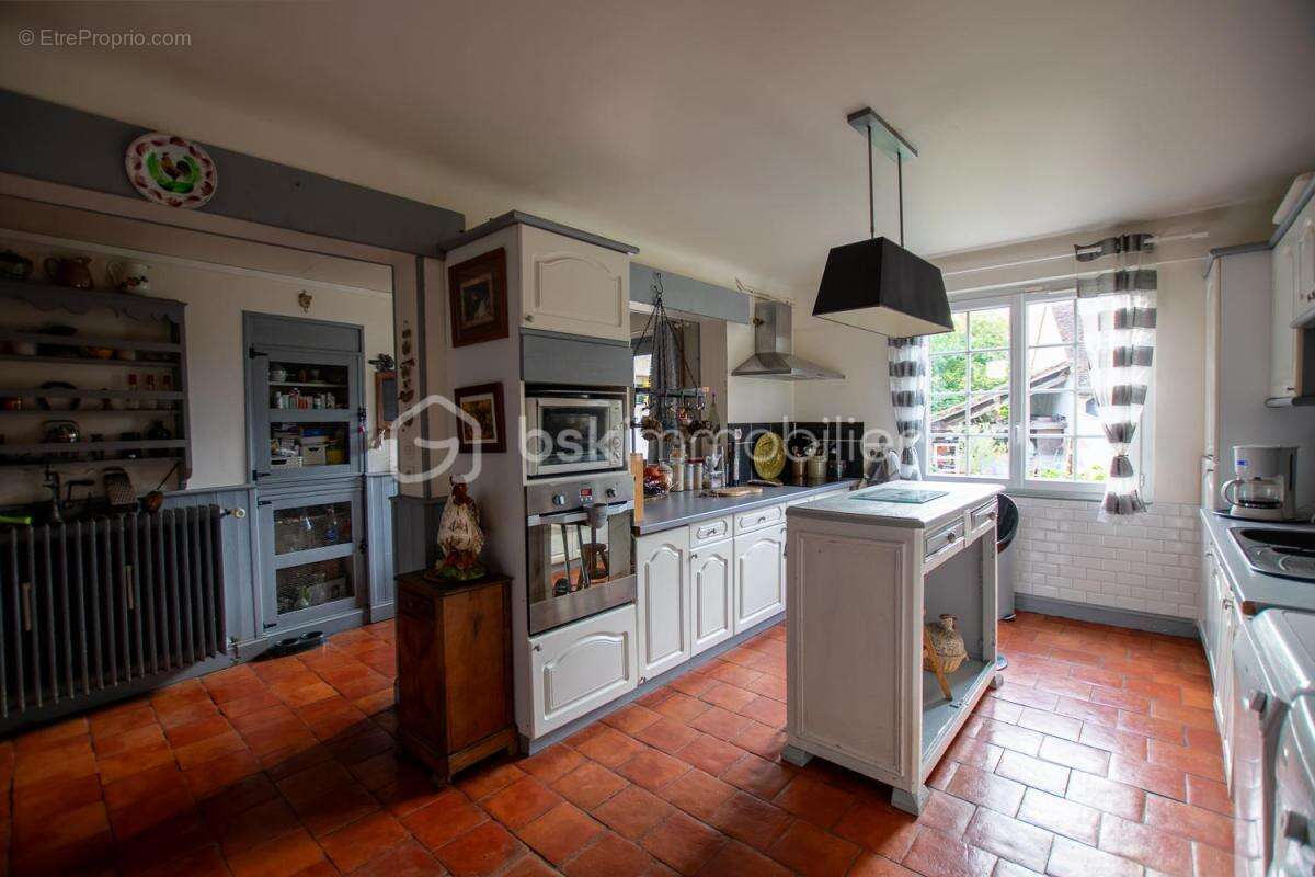 Maison à LES BORDES