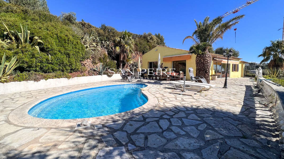 Maison à LES ISSAMBRES