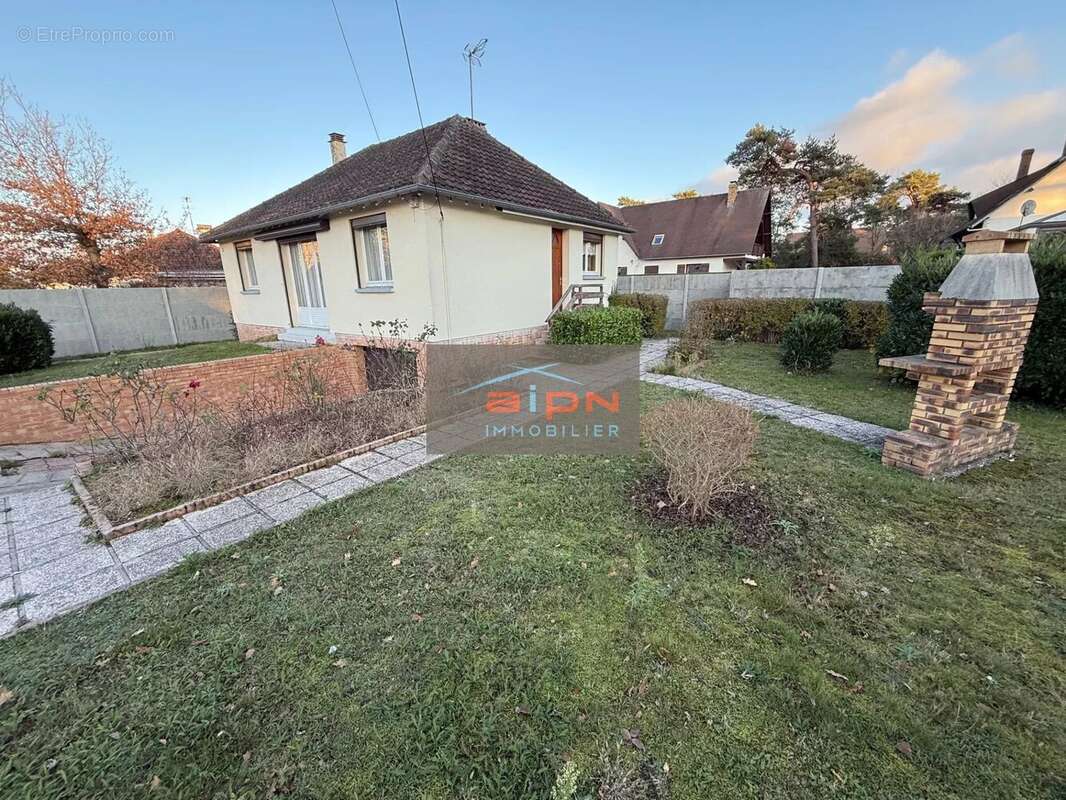 Maison à SAINT-ETIENNE-DU-ROUVRAY