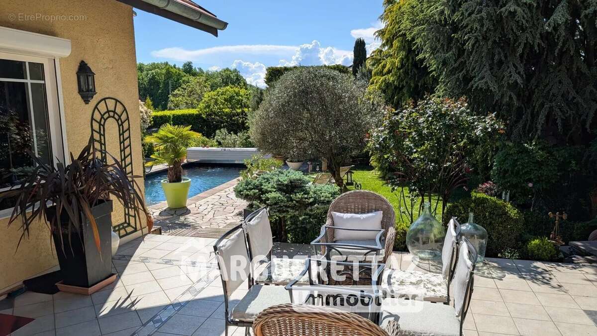 Maison à CRANVES-SALES