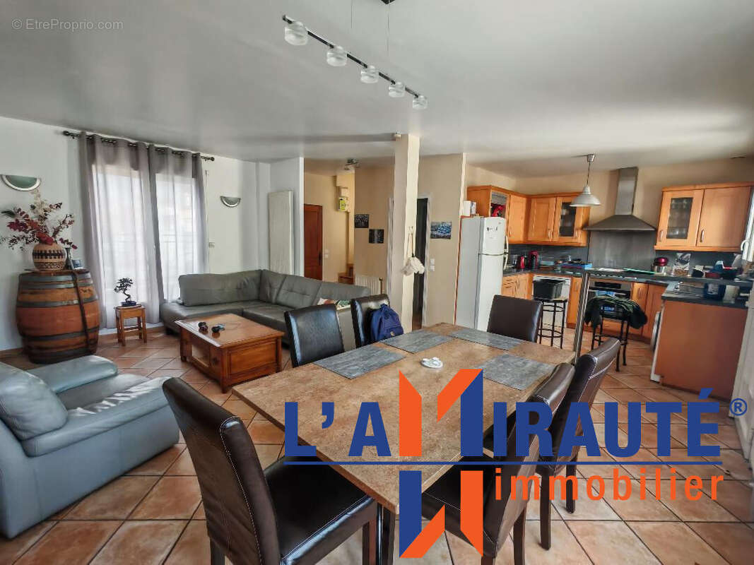 Maison à SARTROUVILLE