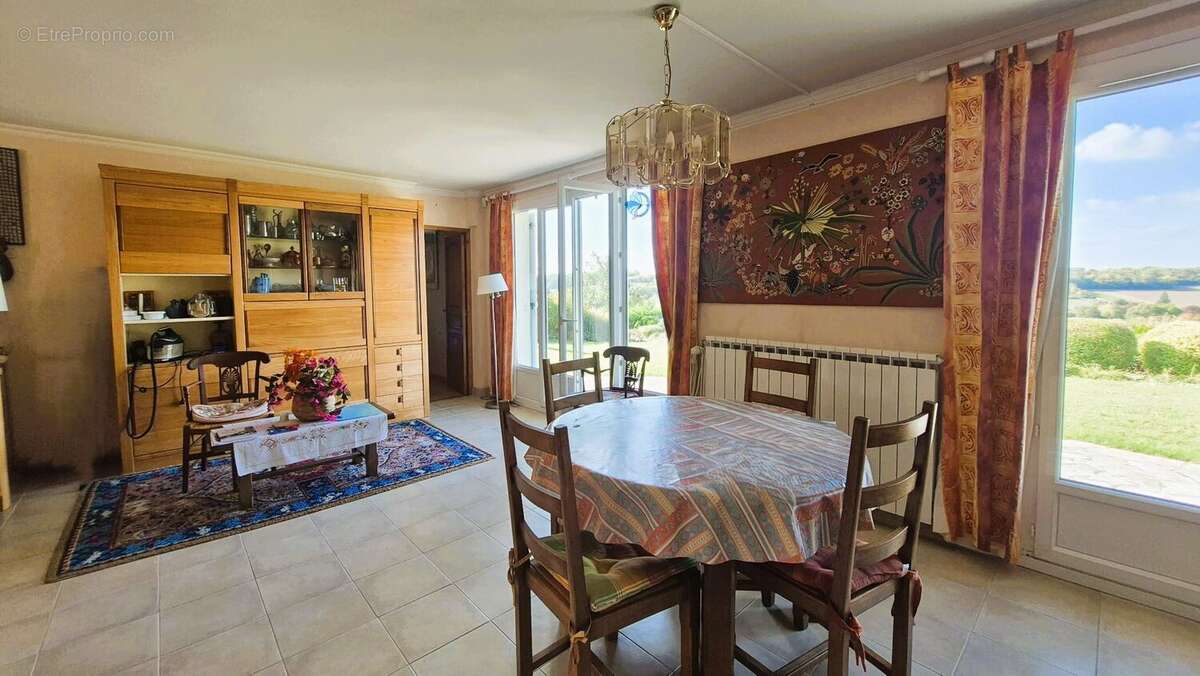 Maison à MAREIL-SUR-MAULDRE