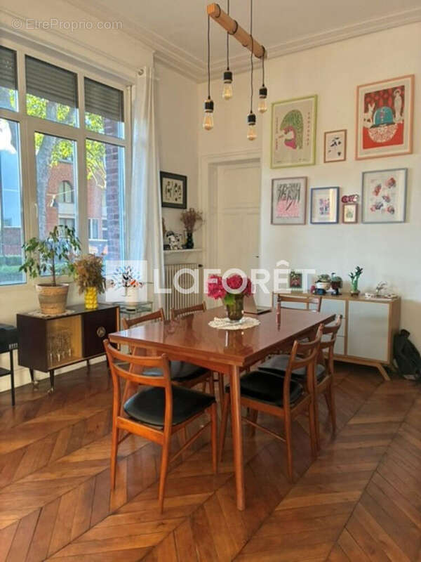 Roubaix, secteur avenue motte ? appartement bourgeois t3 de 87 m² en rez-de-jardin avec garage - photo 3