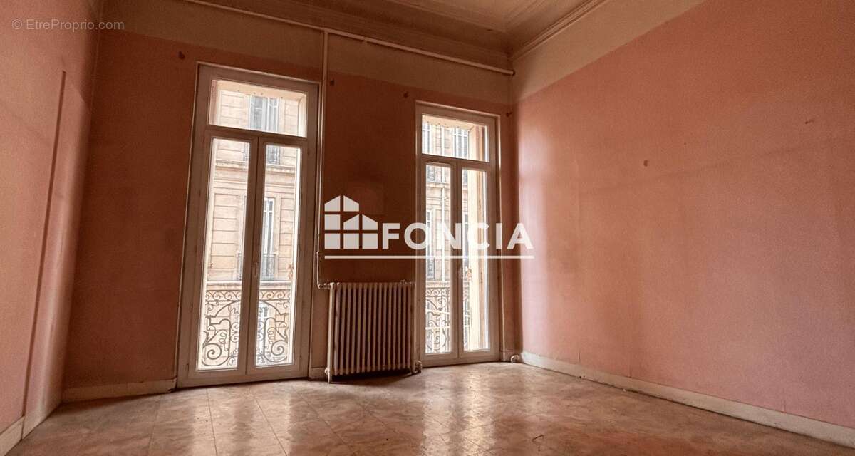 Appartement à MARSEILLE-1E
