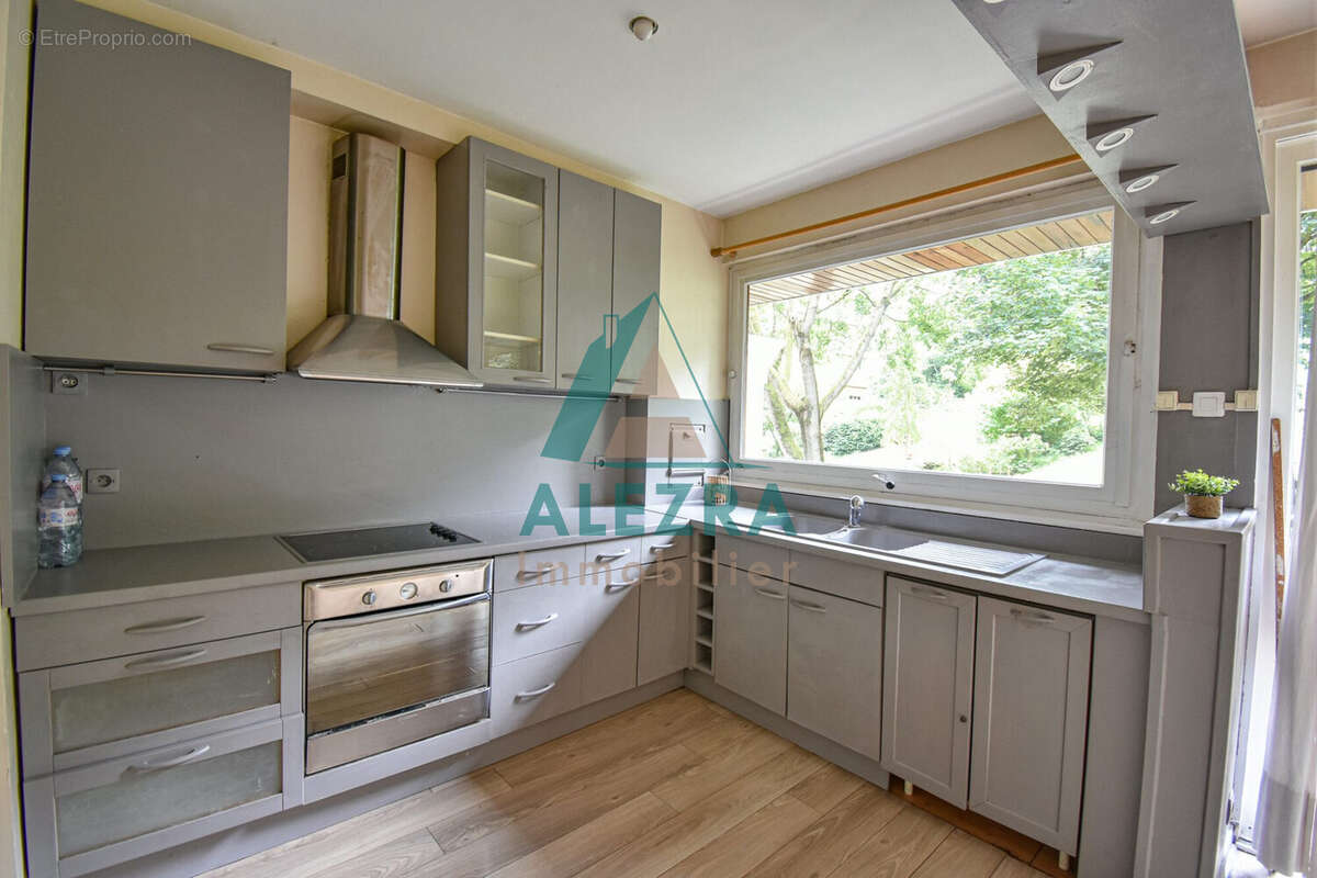 Appartement 56 m² à La Celle-Saint-Cloud  - photo 4