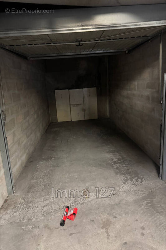 Parking à MARSEILLE-3E