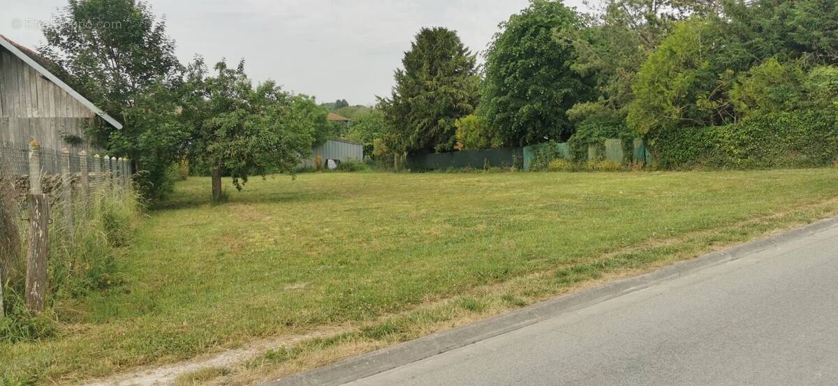 Terrain à SAINTE-MAURE