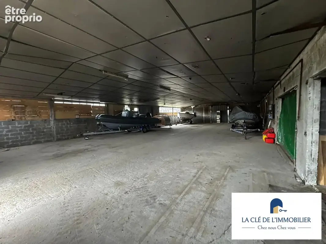 Commerce 3 736 m² à vendre à Quimper (29000) - photo 2