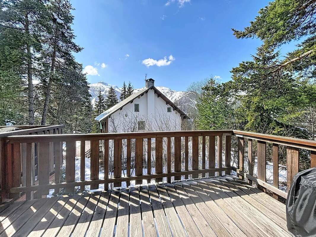 Appartement à SAINT-ETIENNE-DE-TINEE