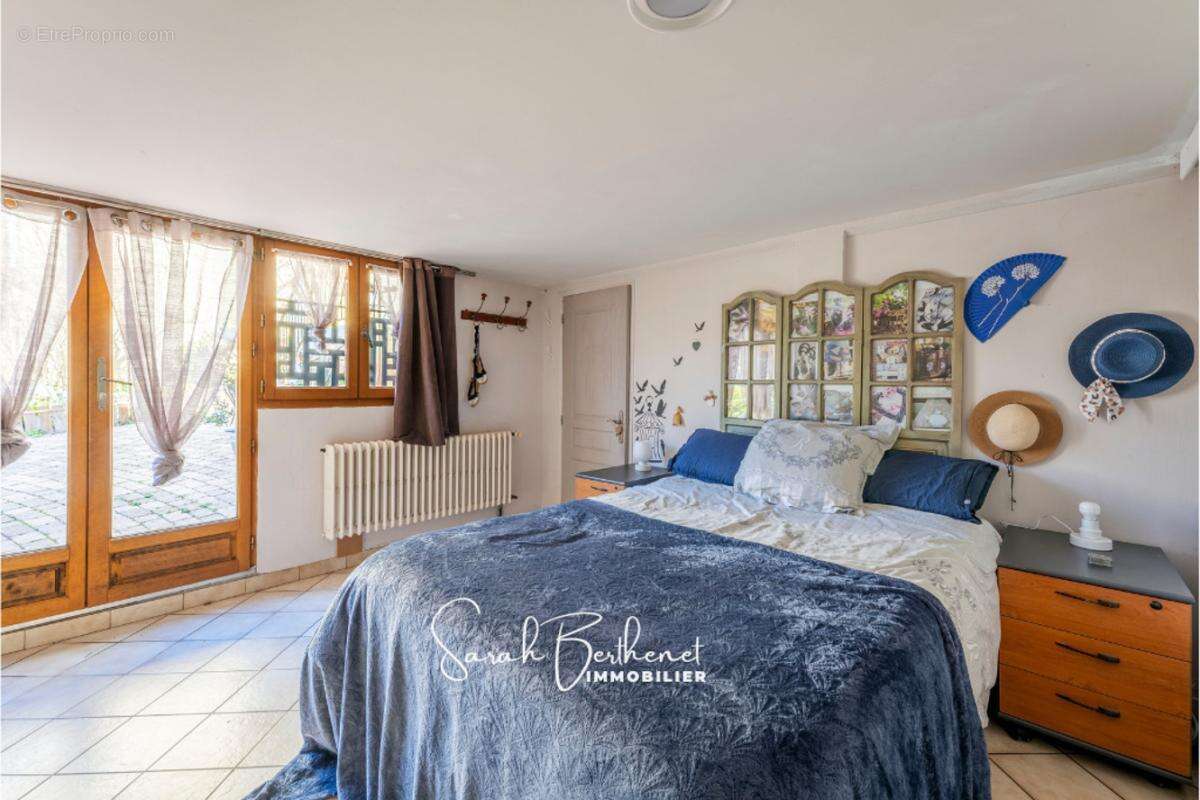 Maison à LA TOUR-DE-SALVAGNY