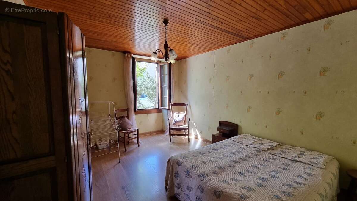 Maison en pierre avec dépendances et 4,8 hectares — Gros potentiel entre Monségur et La Réole - photo 6