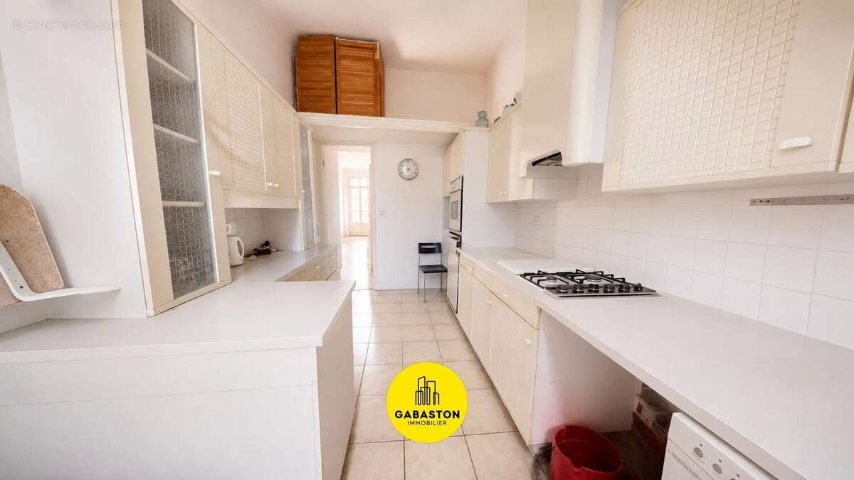 Appartement à MARSEILLE-2E