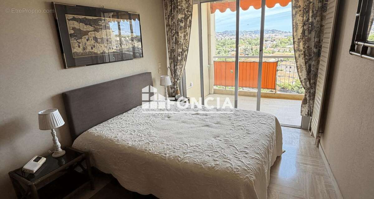 Appartement à MANDELIEU-LA-NAPOULE