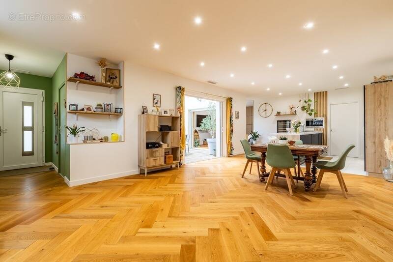 Maison à SAINT-SULPICE-ET-CAMEYRAC