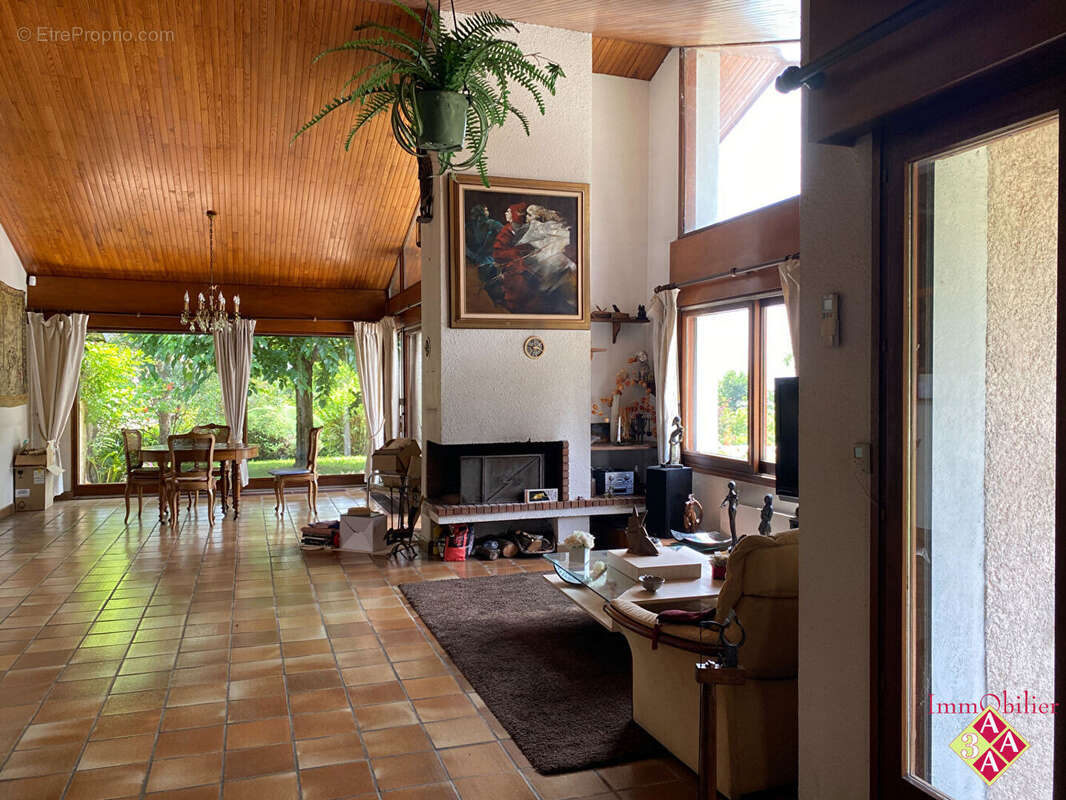 Maison à MONTBONNOT-SAINT-MARTIN