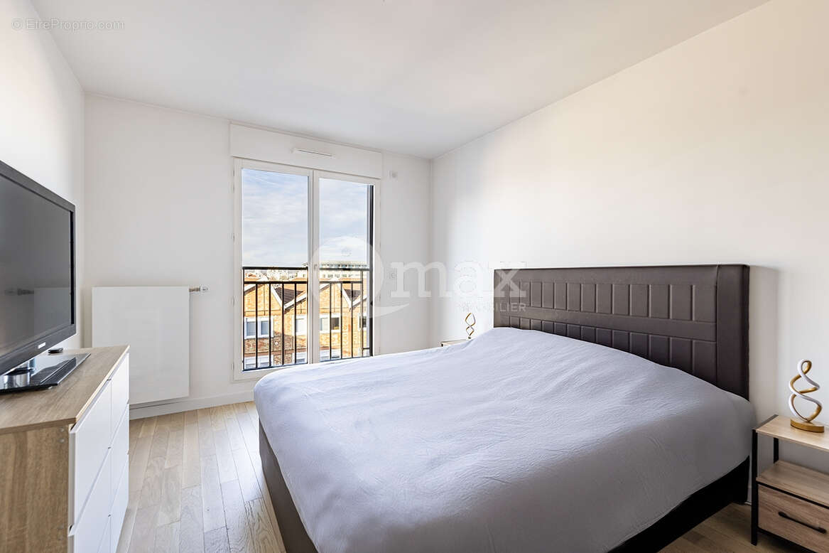 Appartement à COURBEVOIE