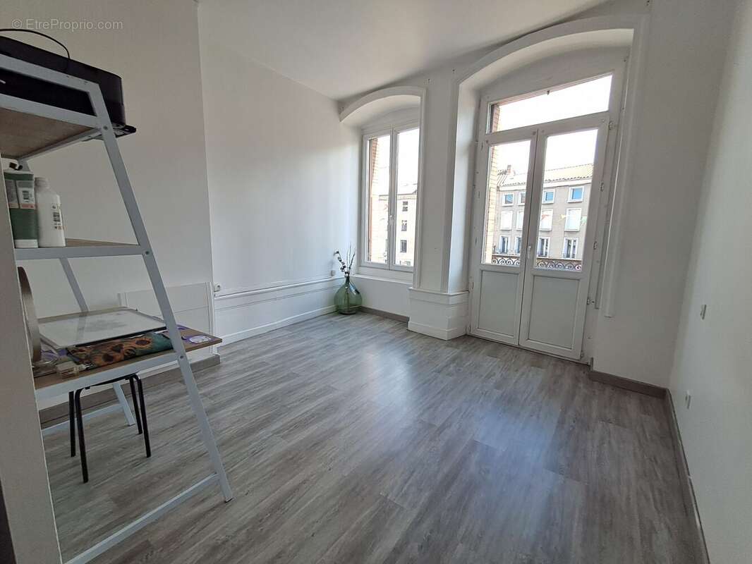 Appartement à CRAPONNE-SUR-ARZON