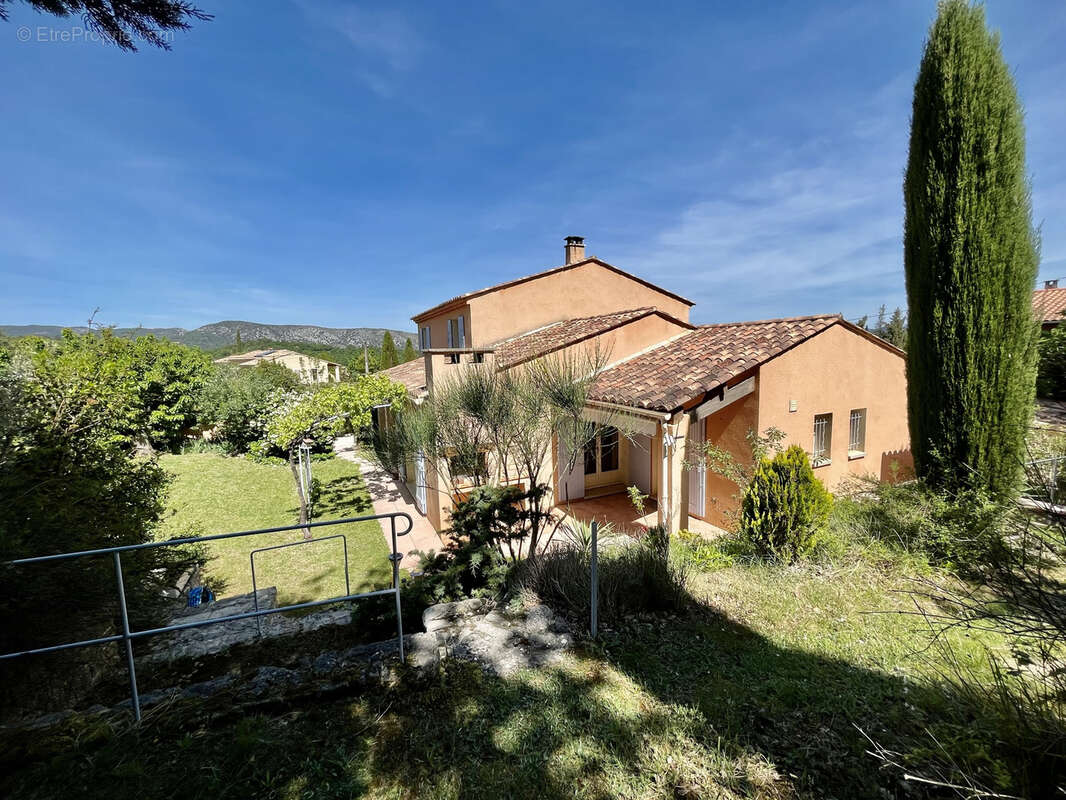 Maison à MALAUCENE