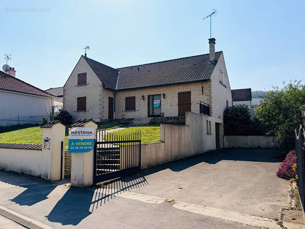 Maison à ECUEIL