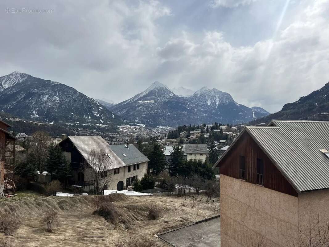 Appartement à LA SALLE-LES-ALPES