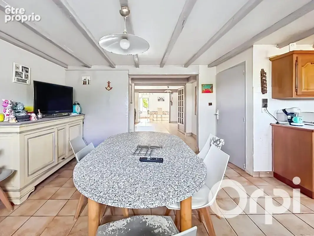 Chantonnay : maison 4 chambres sur un terrain de 2 810 m² - photo 4