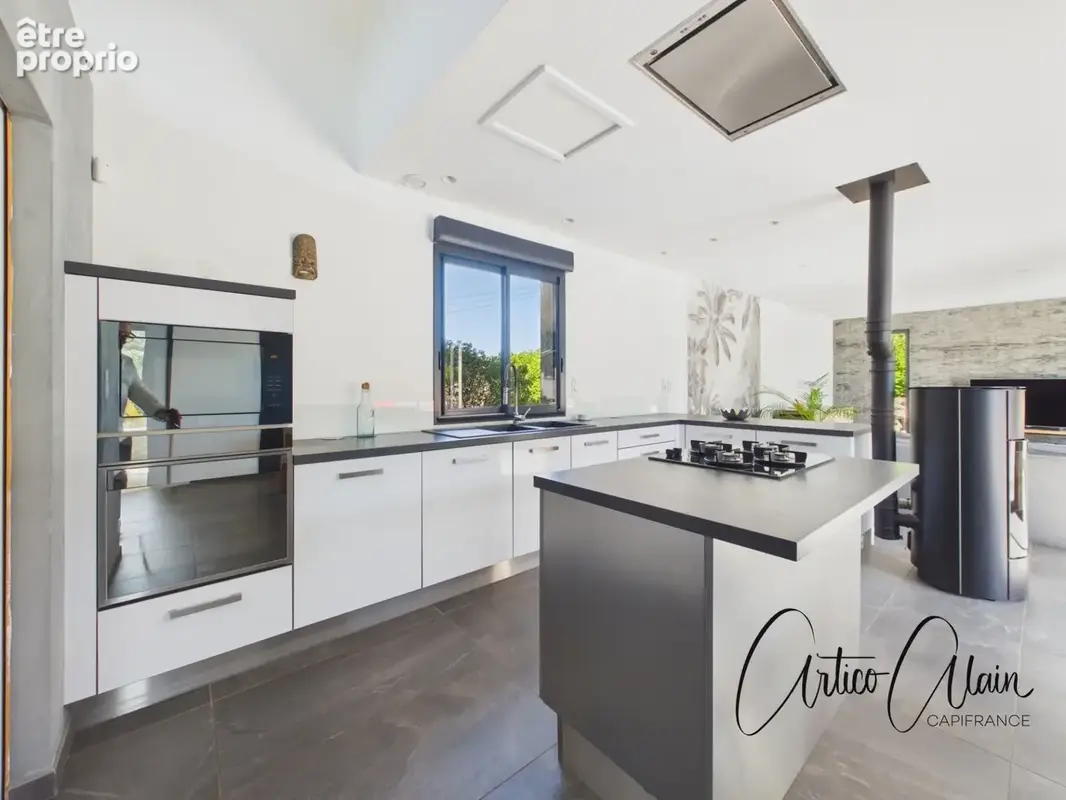 Maison contemporaine de  130 m² avec piscine et terrain 1300 m2 - photo 6