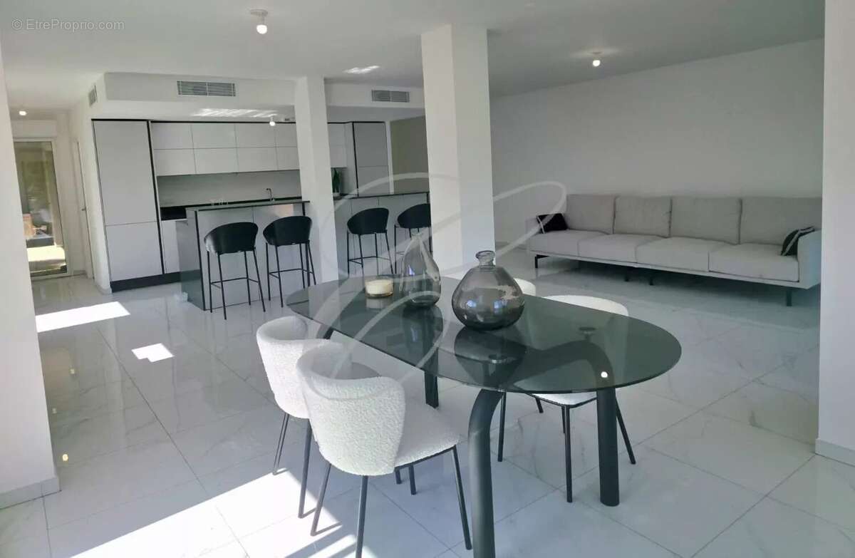 Appartement à ROQUEBRUNE-CAP-MARTIN