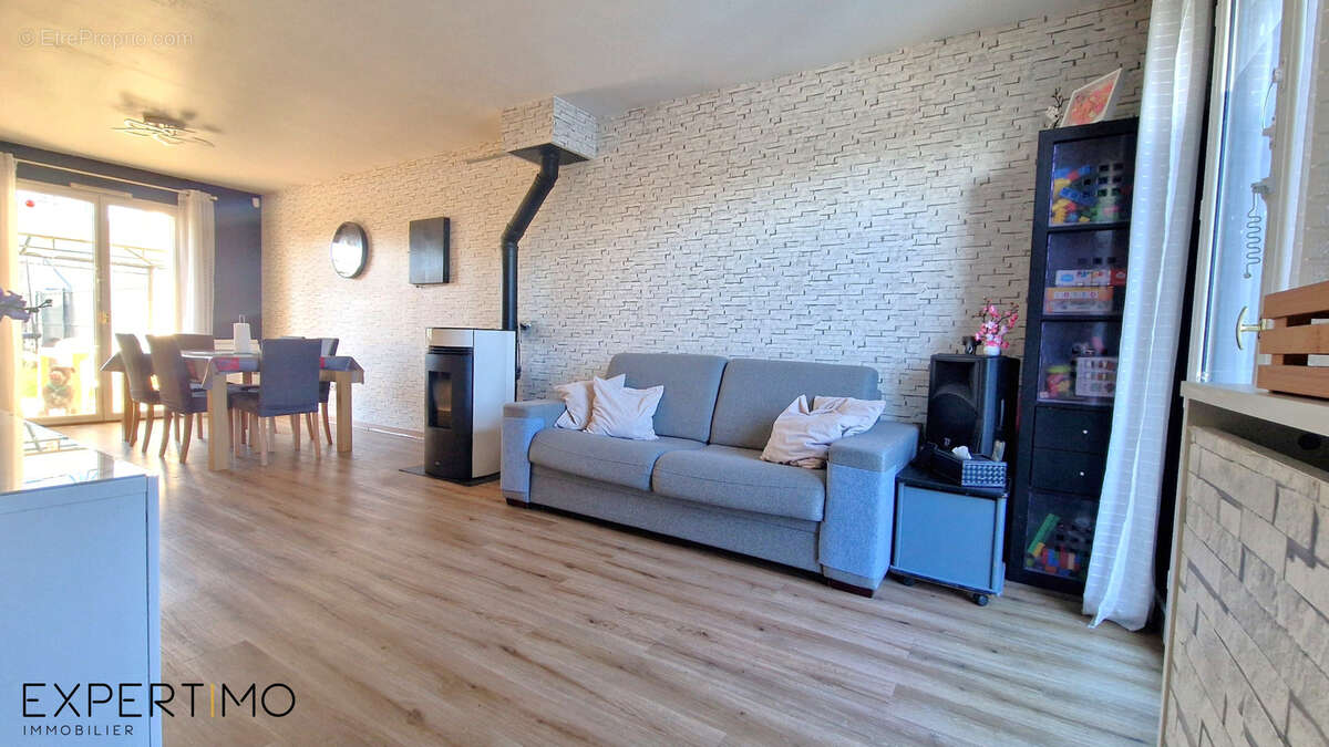 Maison à SAINT-GERMAIN-LES-ARPAJON