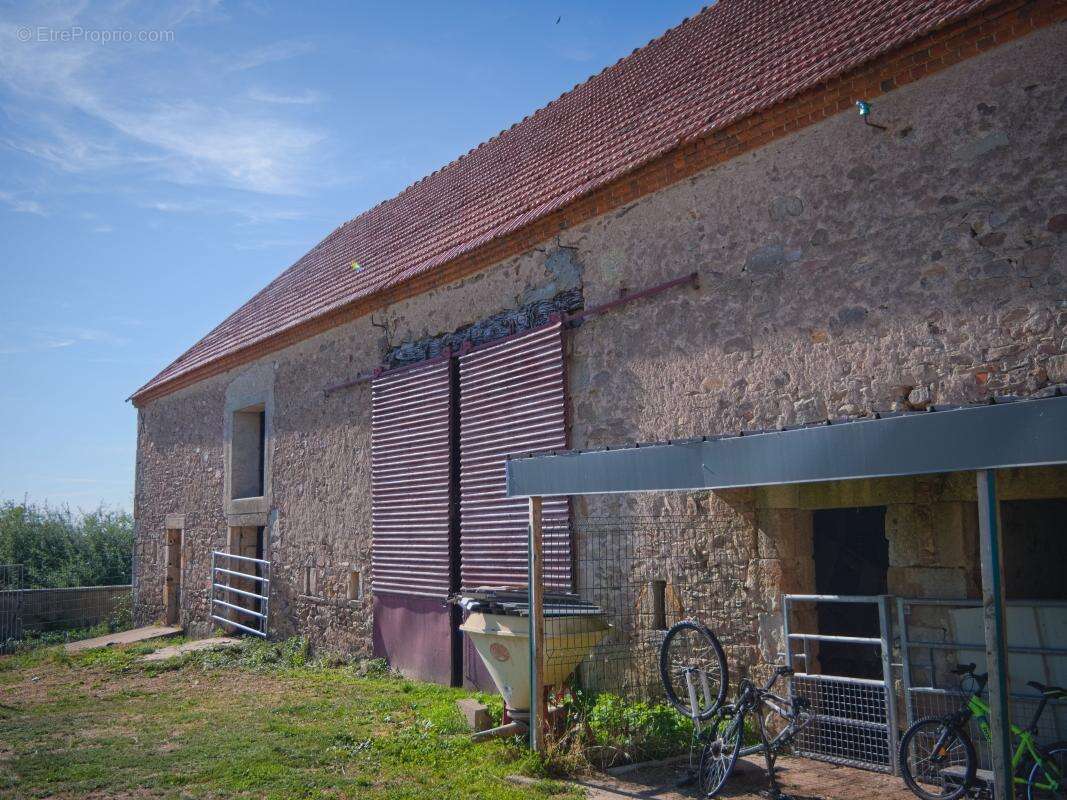 Maison à CERILLY
