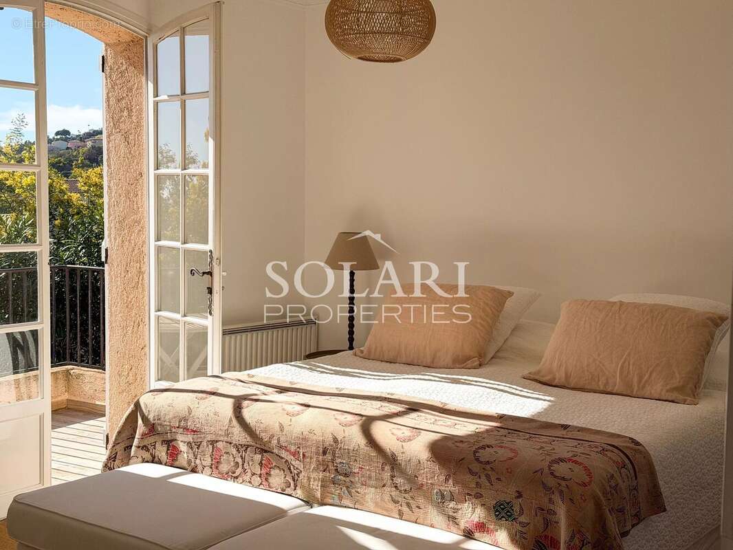 Maison à MANDELIEU-LA-NAPOULE