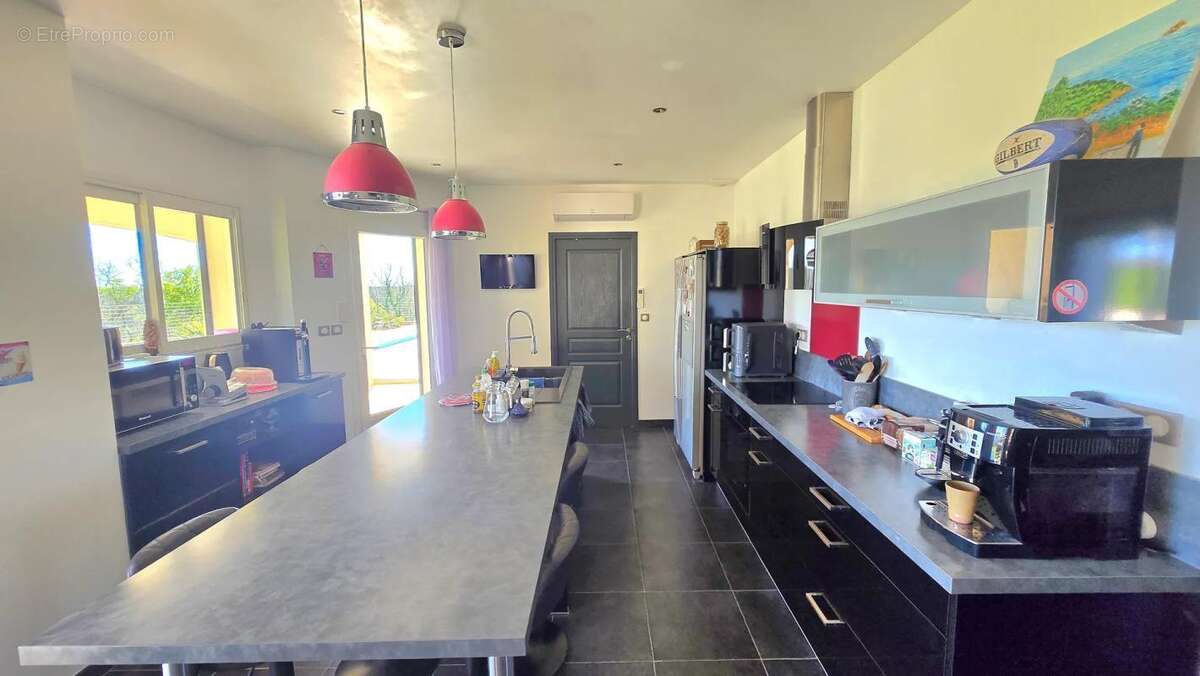 Maison à MONTAIGU-DE-QUERCY