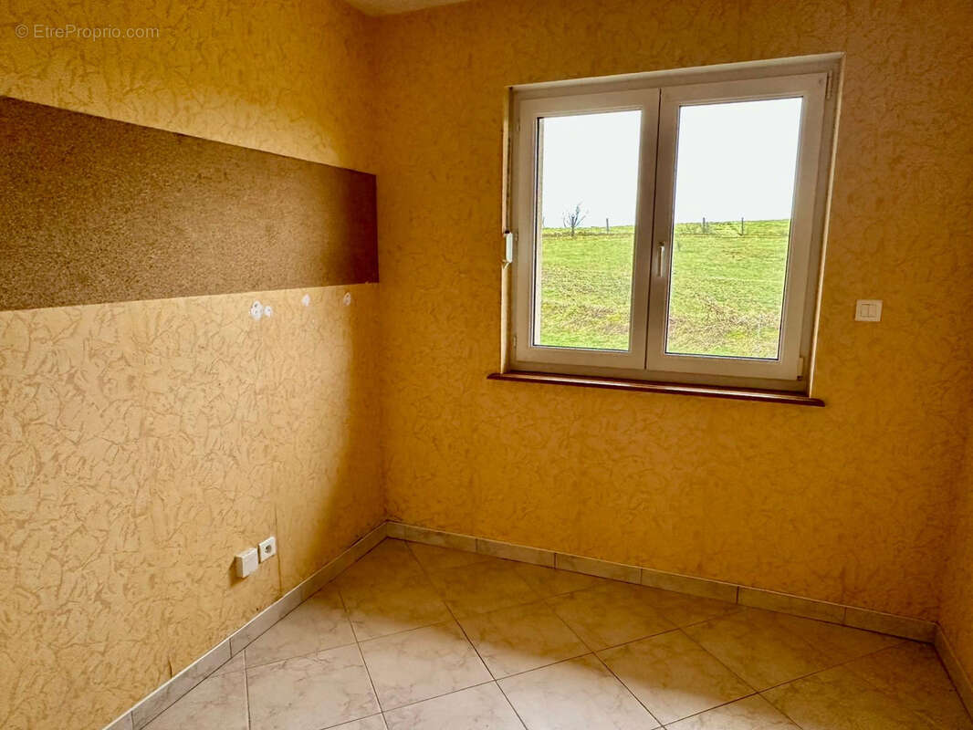 Maison à ESMOULIERES