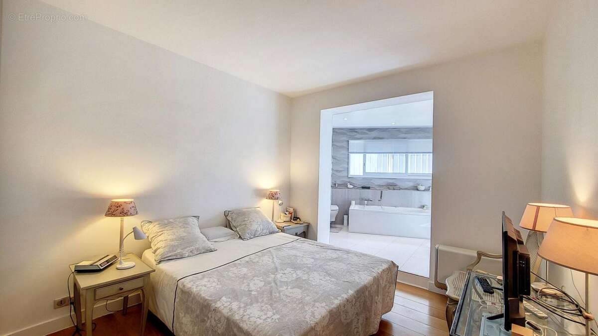 Appartement à VILLENEUVE-LOUBET