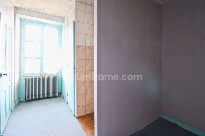 Maison à SAINT-HILAIRE-LA-TREILLE