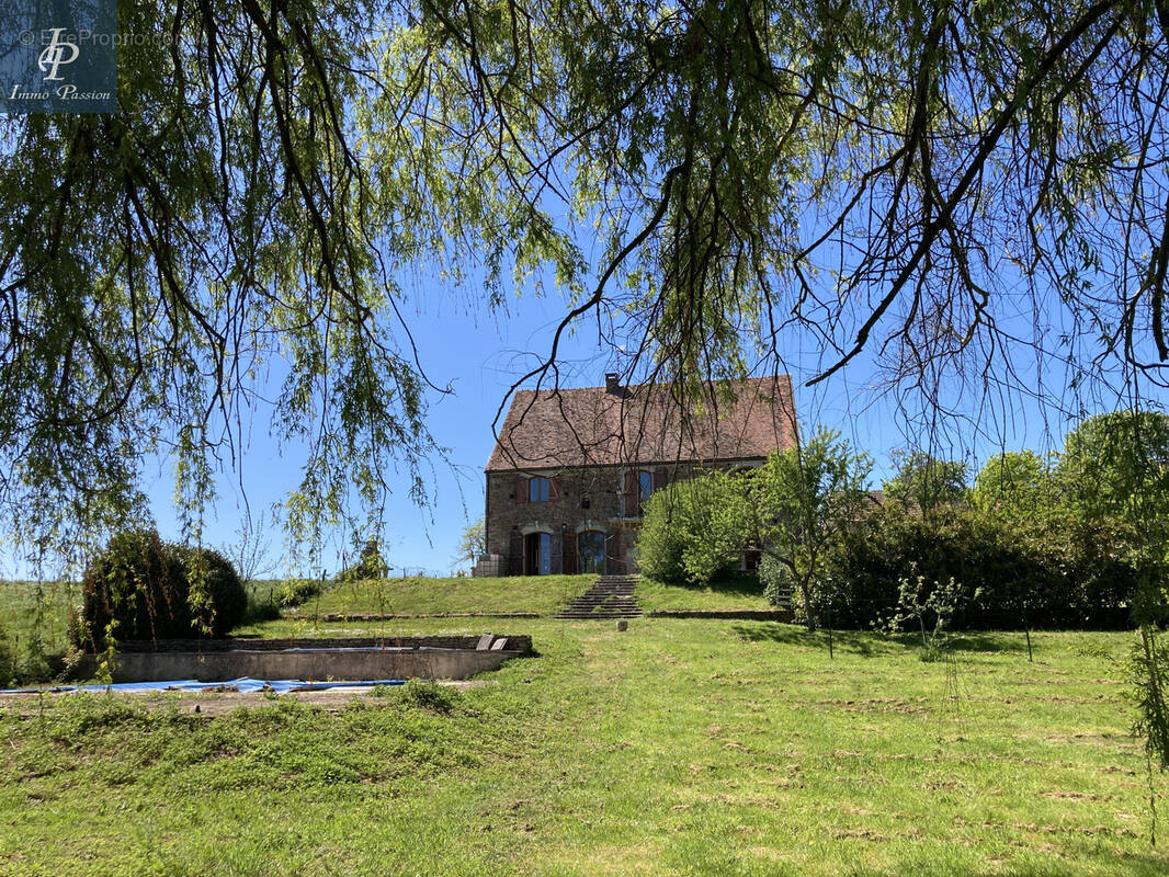 Maison à VIC-DE-CHASSENAY