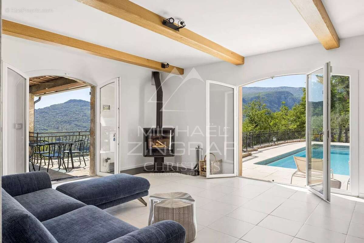 Maison à TOURRETTES-SUR-LOUP
