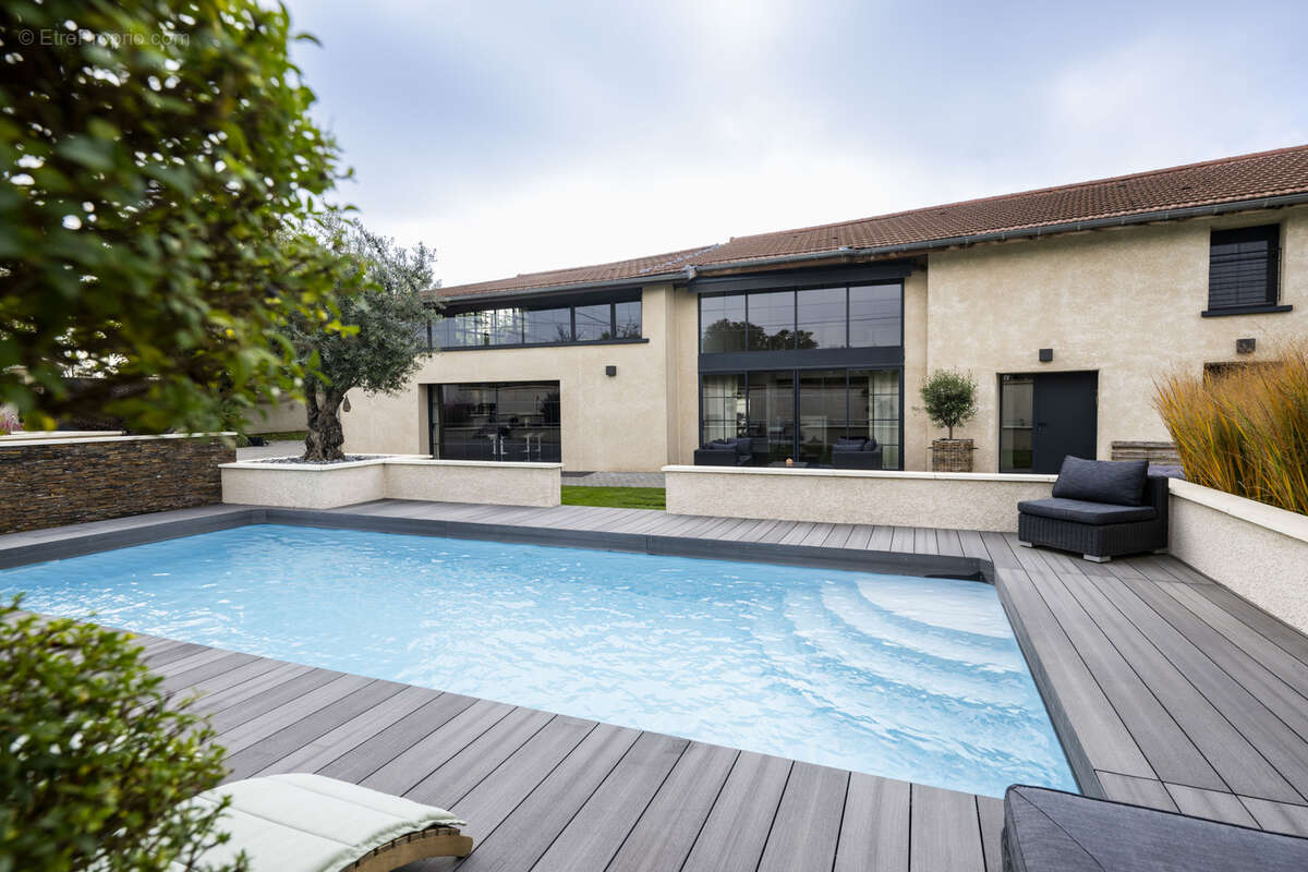 Maison à SAINT-BONNET-DE-MURE