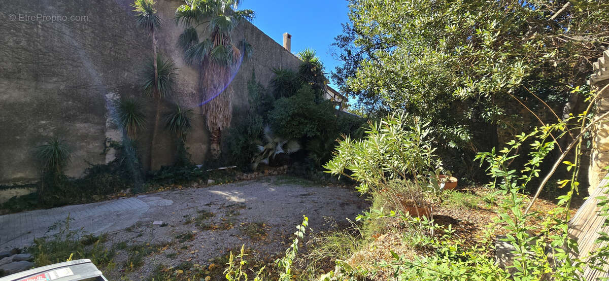 Maison à MONTPEYROUX