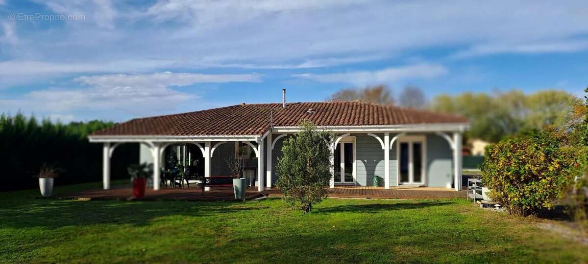 Maison à RION-DES-LANDES