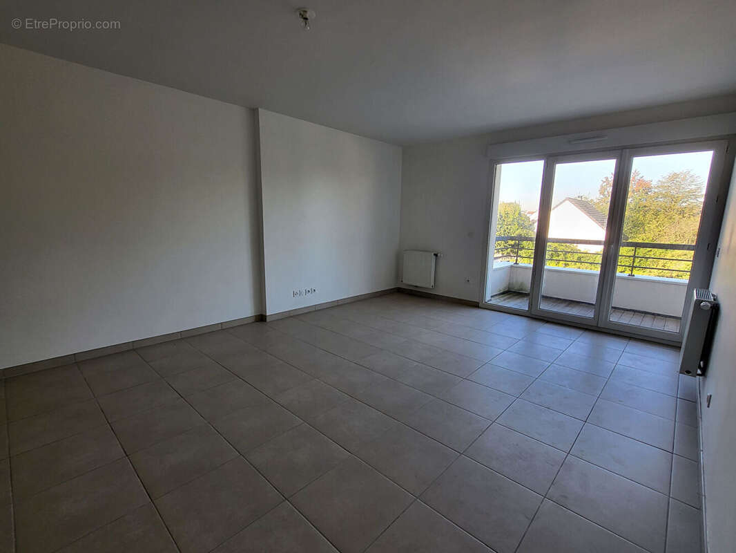 Appartement à SAINTE-GENEVIEVE-DES-BOIS