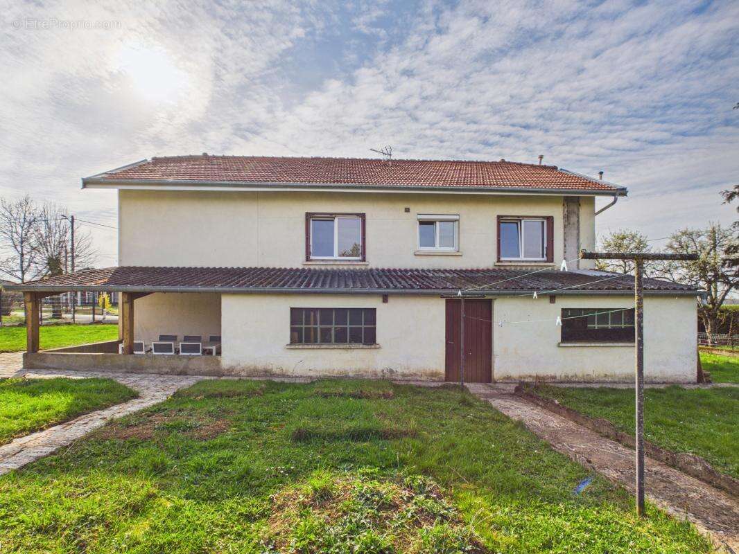 Maison à FEY-EN-HAYE