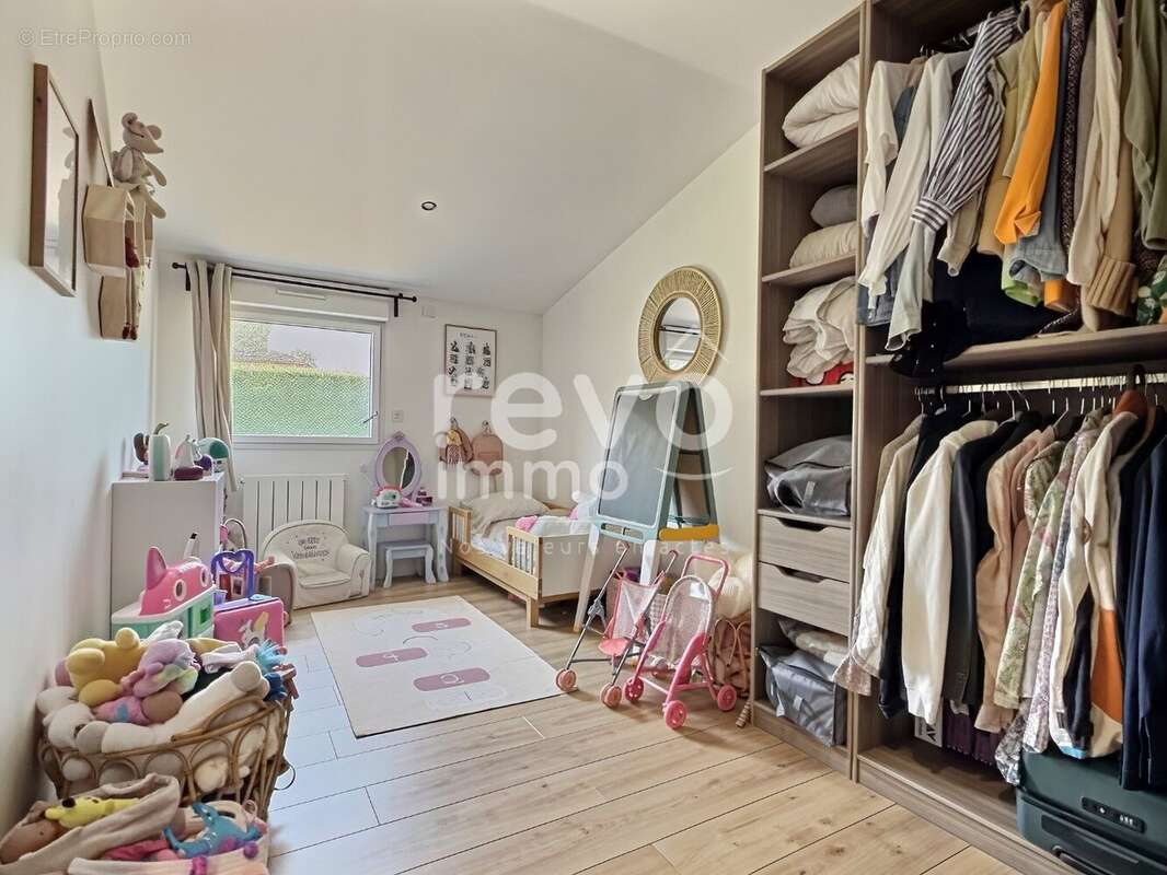 Duplex de 93m2 avec jardins et stationnements - photo 7