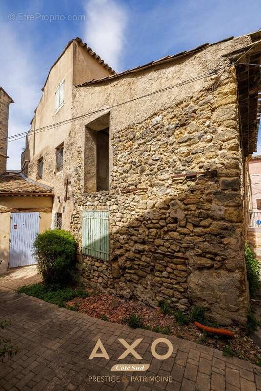 Lambesc - maison - 250m² - 3 chambres - piscine - 750 000  - photo 22