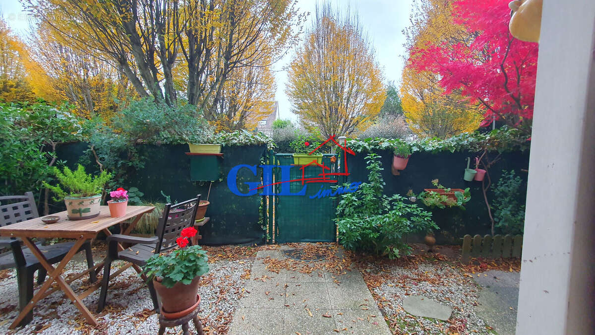 Appartement à SAVIGNY-LE-TEMPLE