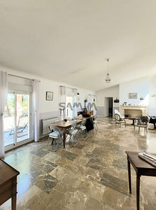 Maison à CLARENSAC
