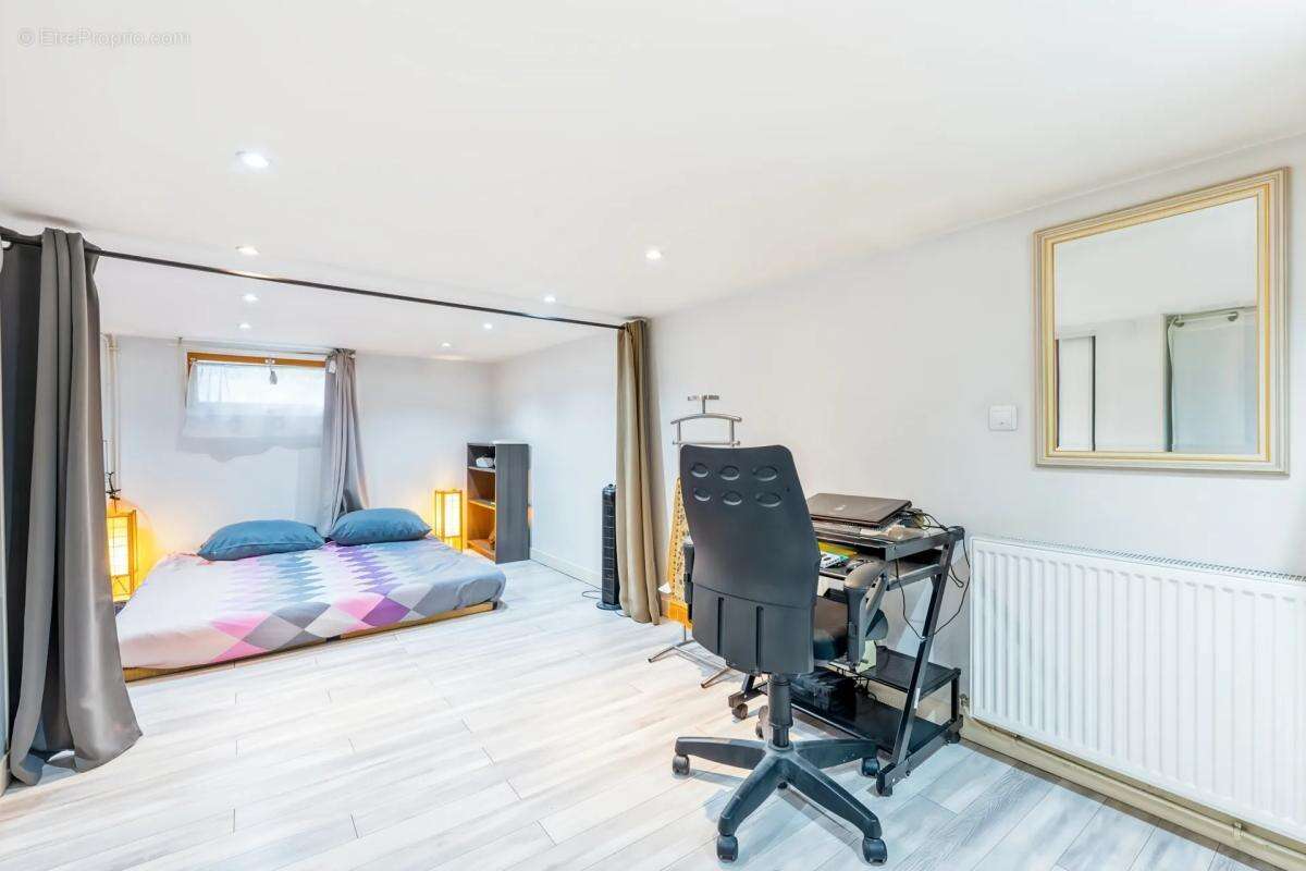 Maison à LES MUREAUX