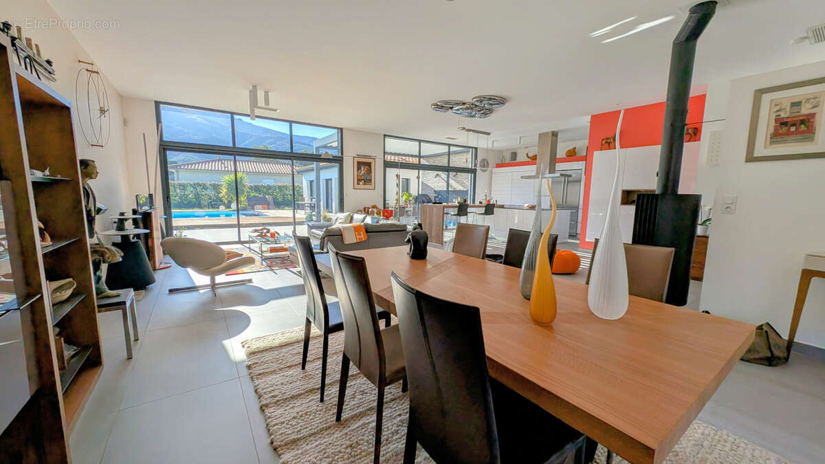 Maison à LAROQUE-DES-ALBERES