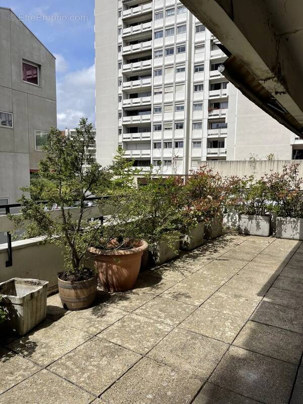 Appartement à PARIS-20E